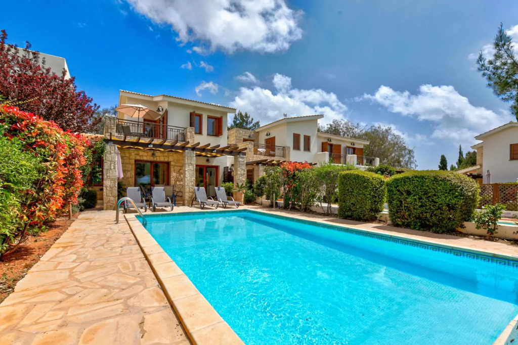 2 bedroom Villa Destu with private pool and golf views, Aphrodite Hills Resort