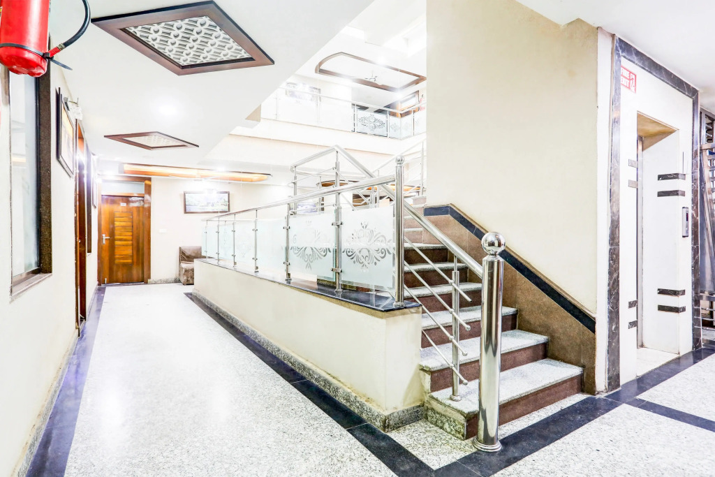 Super Collection O Kampoo Tiraha Road Formerly Siddhi Vinayak