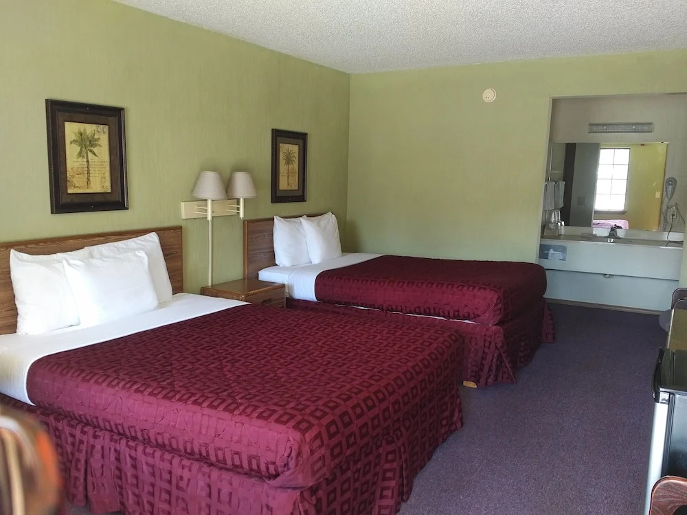 Ozark Swiss Inn