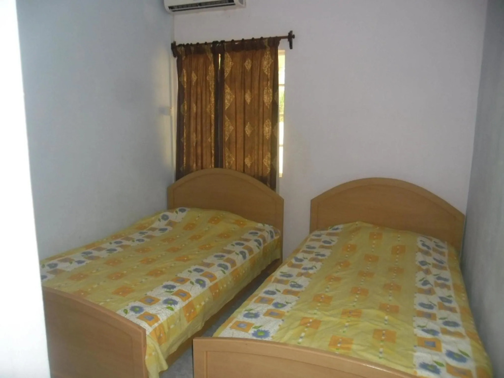 Villa With 6 Bedrooms in Pereybère, With Wonderful Mountain View, Priv