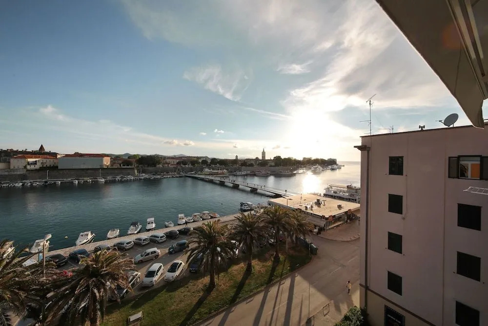Apartment Sundowner