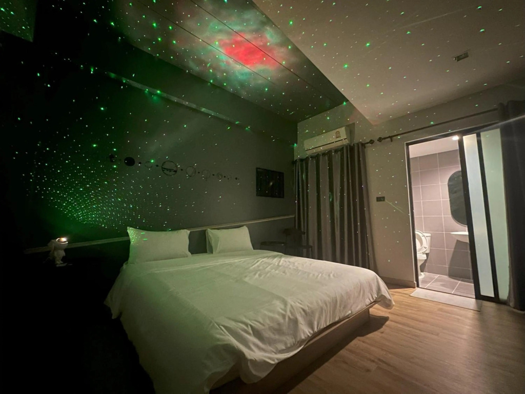 Bed-room at Suvarnabhumi Airport - Newly renovated
