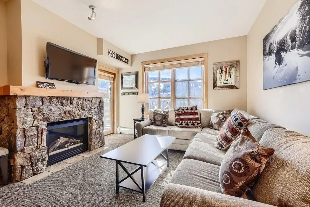 Passage Point 319 2 Bedroom Condo by RedAwning