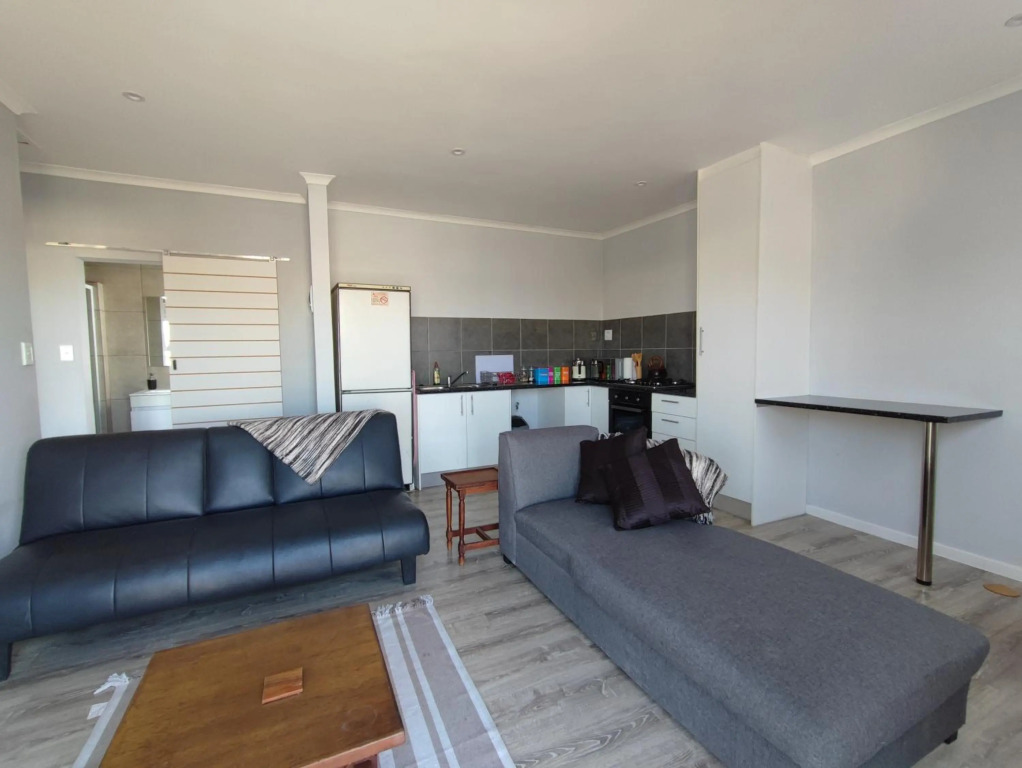 Lovely 2 Bedroom Condo with Balcony And a View!