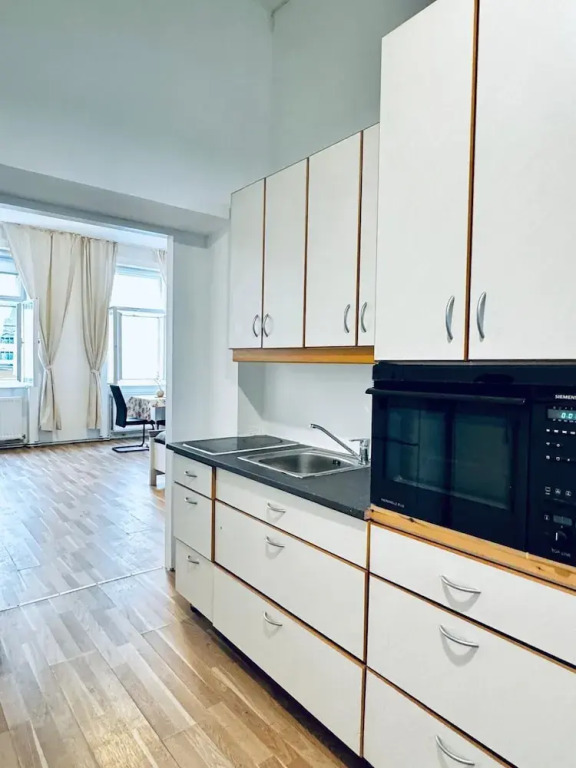 Modern Studio Close to Stadthalle