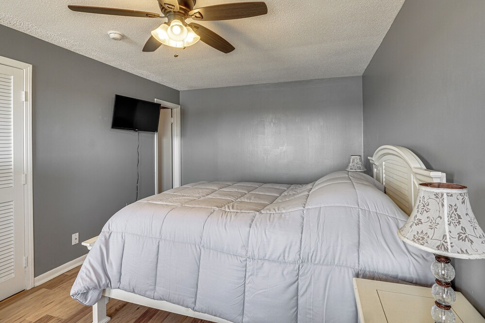 Unit 5: Prime Location, Lake of the Ozarks Apt