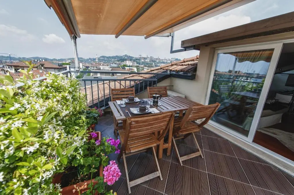 Cute & Cozy Terrace