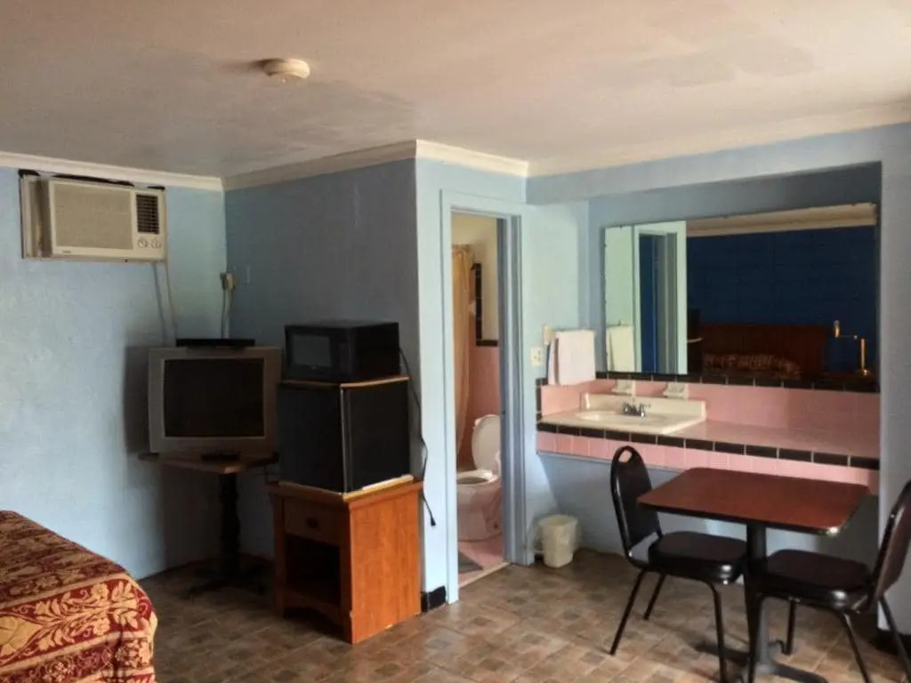 Holiday Terrace Motel