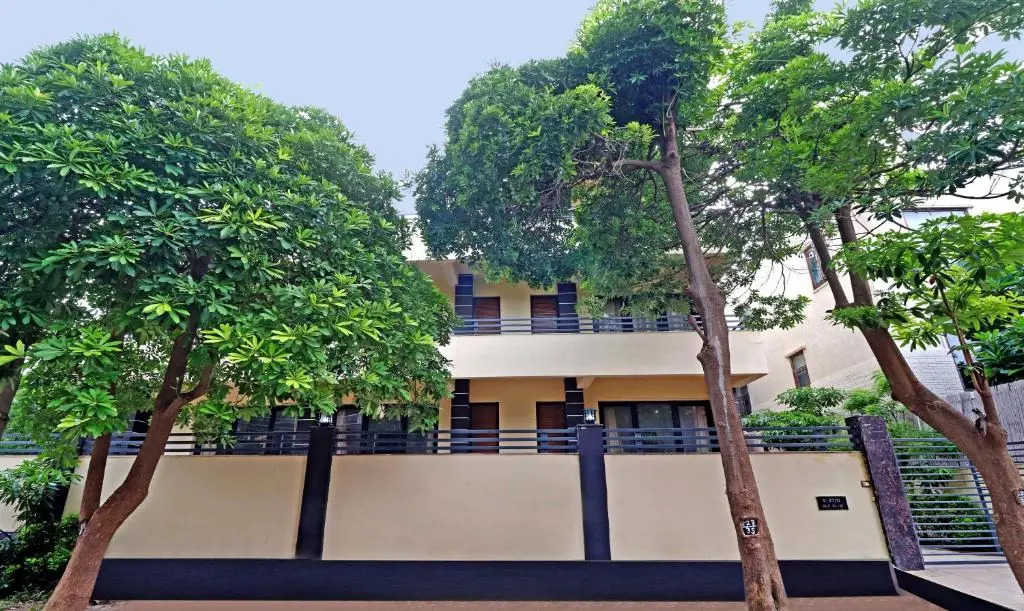 Treebo Trip Singh Suites 2