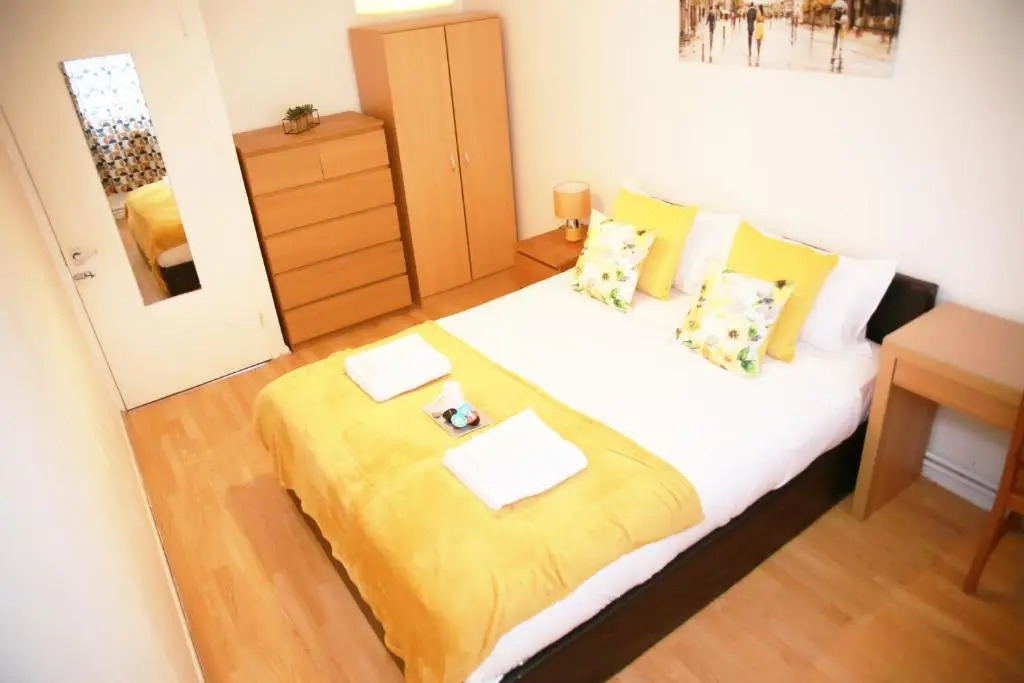 Lovely 2-bed Apartment in Harrow