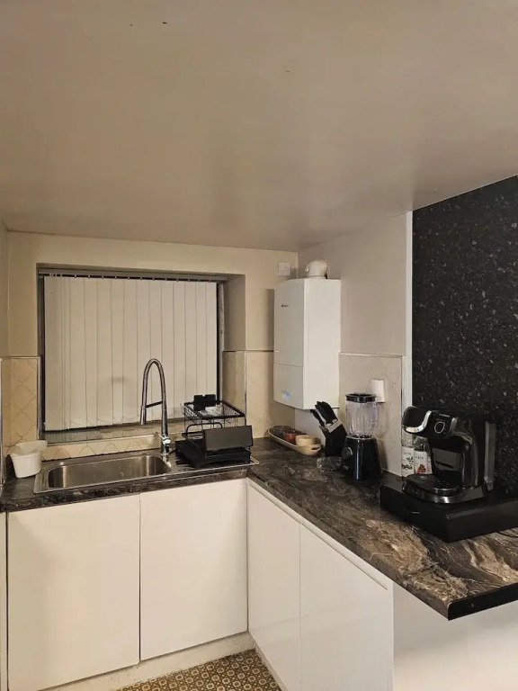 Basement Apartment Near City Centre