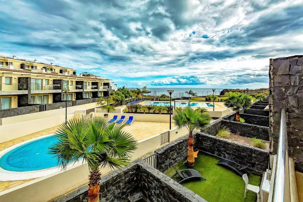 Townhouse 2 bedrooms on the first line