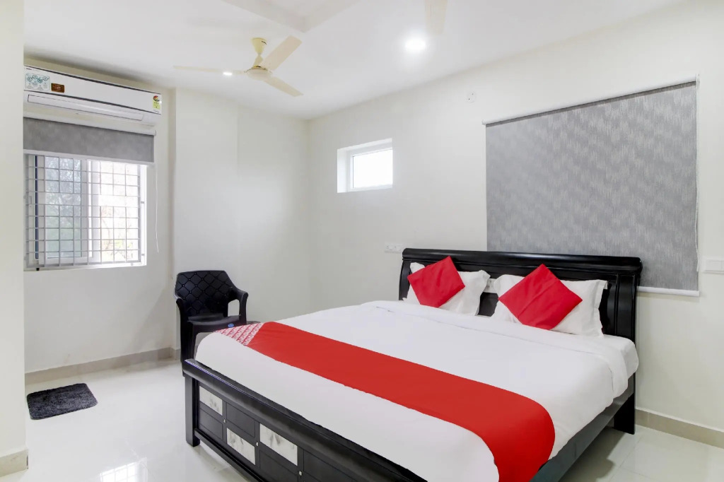 OYO 82495 Pgr Guest Inn