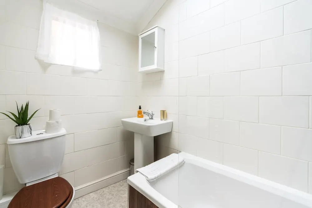 NEW Super 3BD Family Home Stunning London Views