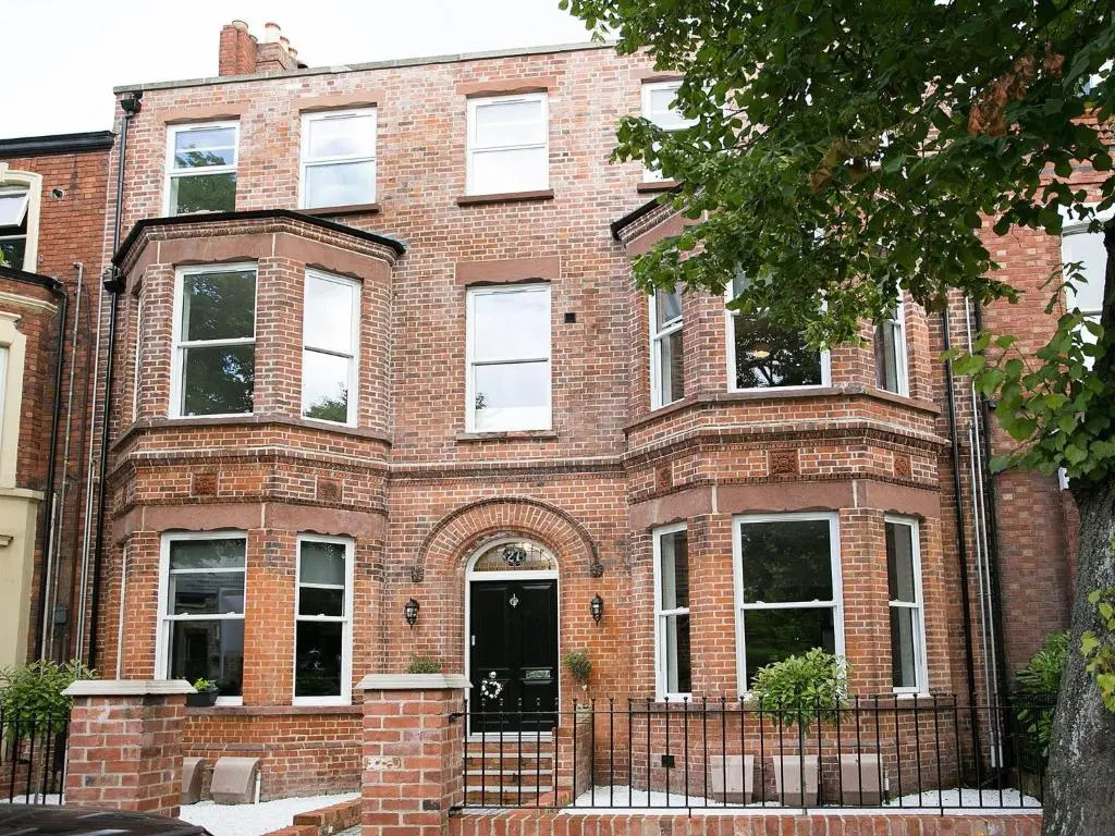 Wellington Park Apartments Spacious 1BR Sleeps 4 in Prime Location
