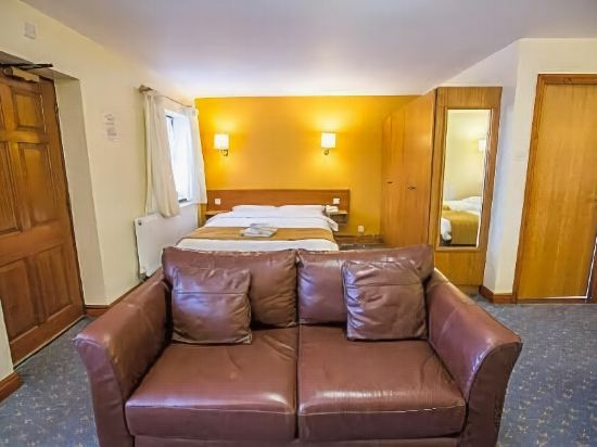 Tollgate Hotel & Leisure