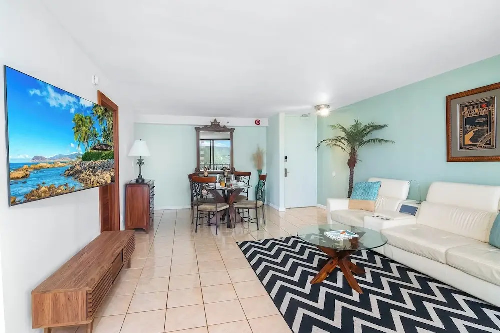 Waikiki Banyan 1BR Condos with No Parking
