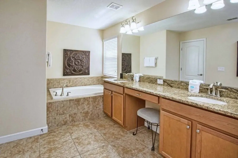 5 Bed House W- Pool In Paradise Palms 3180pp 5 Bedroom Home by RedAwning