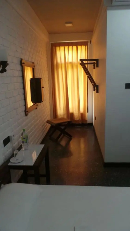 Hotel Elaine
