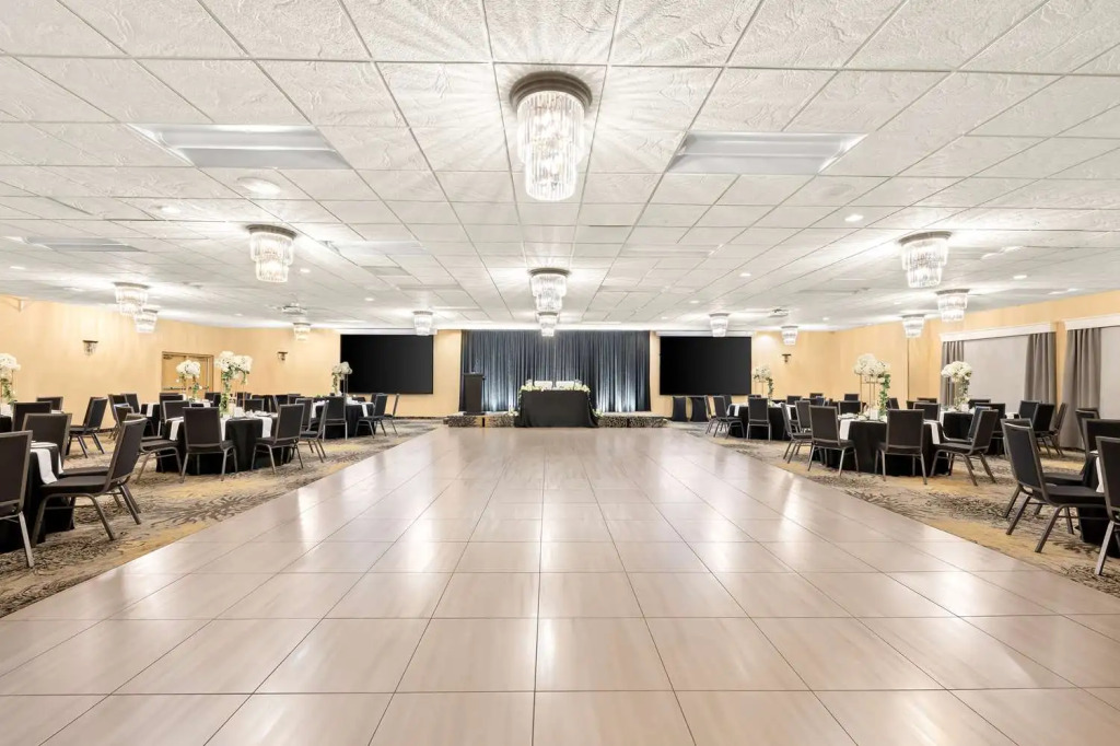 Best Western Plus NorWester Hotel & Conference Centre