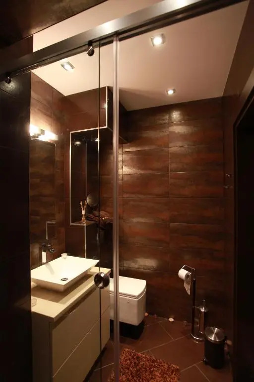 Brown Cottage Apartment