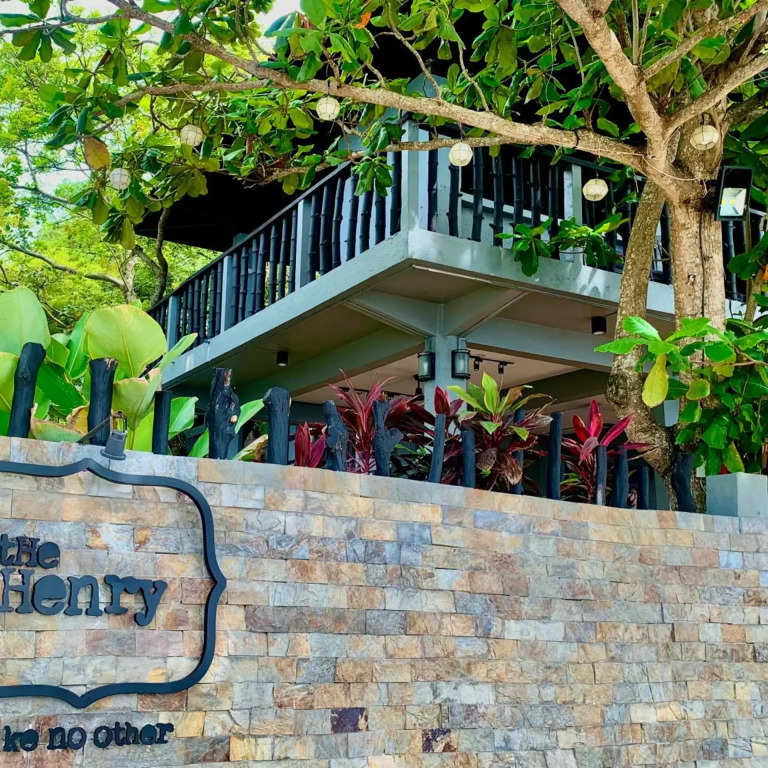 The Henry Resort Taramindu Laiya
