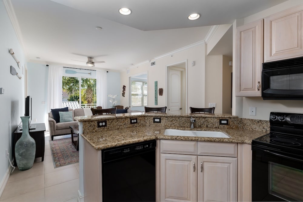 ~ The Bonita Paddle A202 ~ Beautiful Bonita Springs Condo With Mother In Law Suite! 3 Bedroom Condo by RedAwning