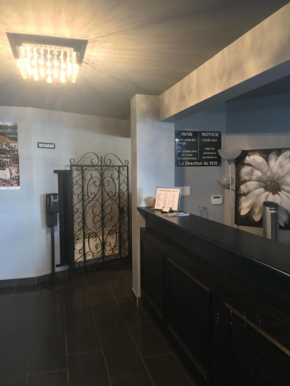 Hôtel-Motel 1212