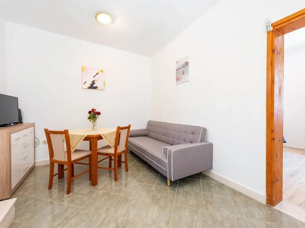 Apartments Lucija - One Bedroom Apartment With Terrace