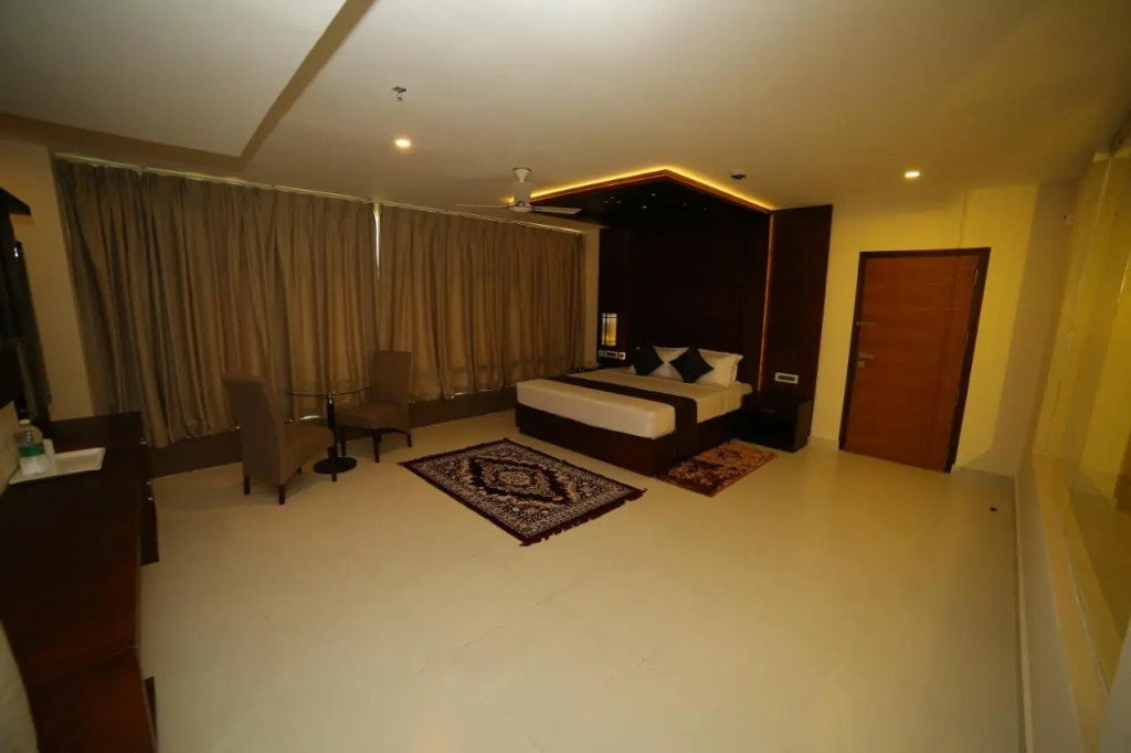 Vavas Inn & Suites