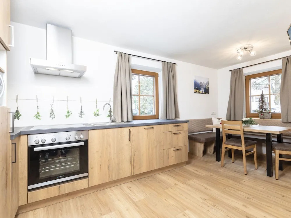 Scenic Apartment in Kaltenbach with Ski Storage And Parking