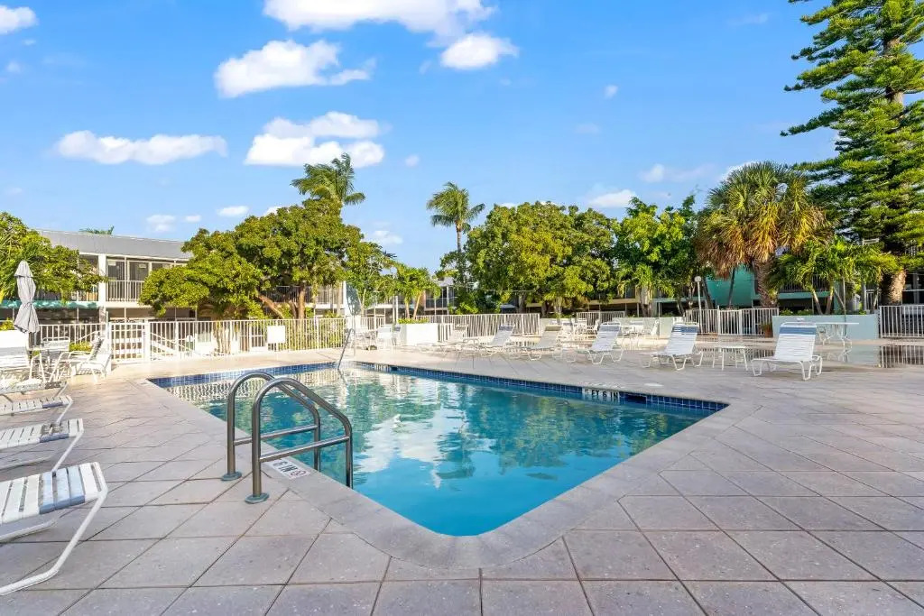 C-VOTED REMODELED UNIT! KAYAKs, MARINA,