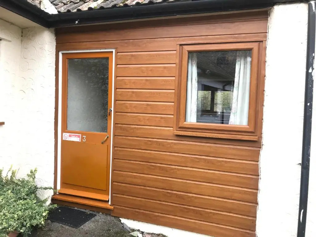 Court Farm Holiday Bungalows Ltd