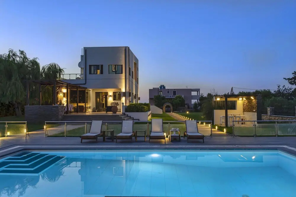 Villa Sfedami With Private Pool and Children Safet