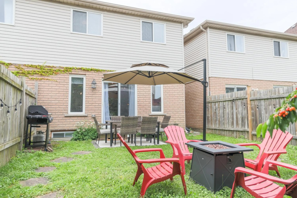 Family-Friendly Boho Stay - Sleeps 10 - Near the Falls
