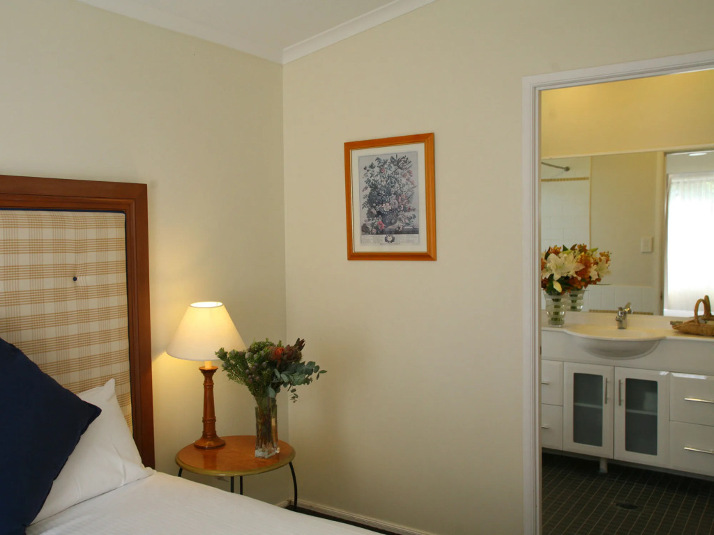 Hunter Valley Resort, Hunter Farm Adventure Centre & 4 Pines at the Farm