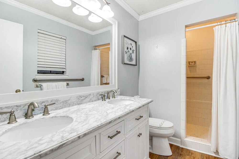 Single-story Savannah Home w/ Private Backyard!, Savannah