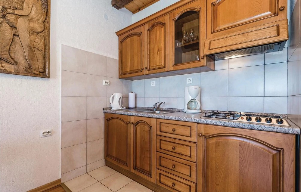 Stunning Home in Lovran With Wifi and 2 Bedrooms