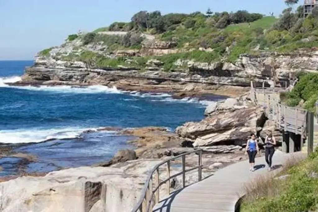 DUDL3C - Lovely Modern Coogee Apartment