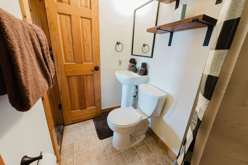 Ain't No Mountain High Enough 1 Bedroom Cabin by RedAwning