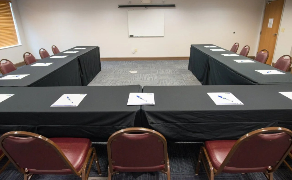 Holiday Inn Express Hotel & Suites Chanhassen by IHG