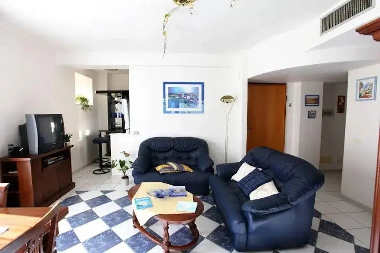 CaseSicule: Scirocco, Nice Veranda with Barbecue, beach at 200 m, Wi-Fi
