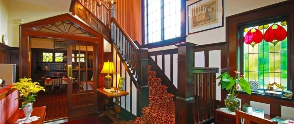 Oak Bay Guest House