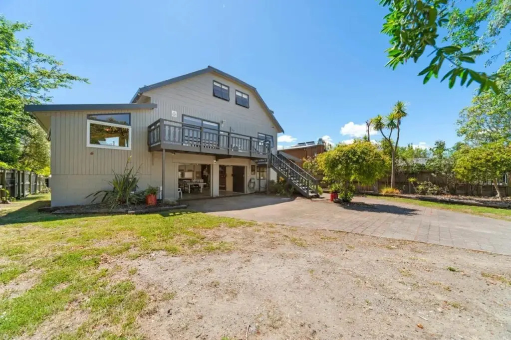 Wharewaka Lodge