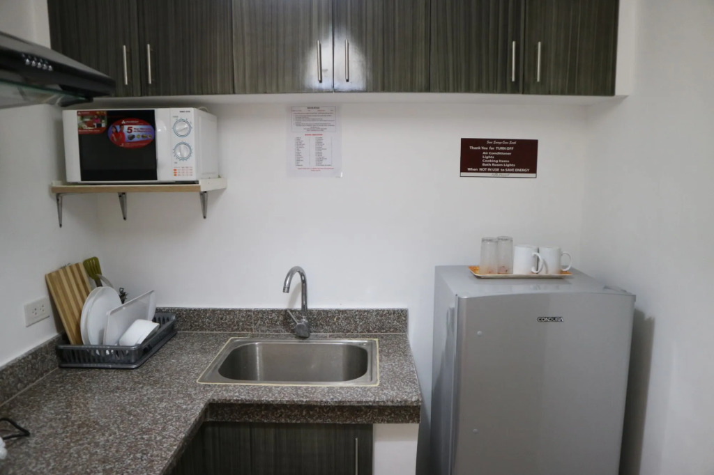 Sea Pearl Manila Suites