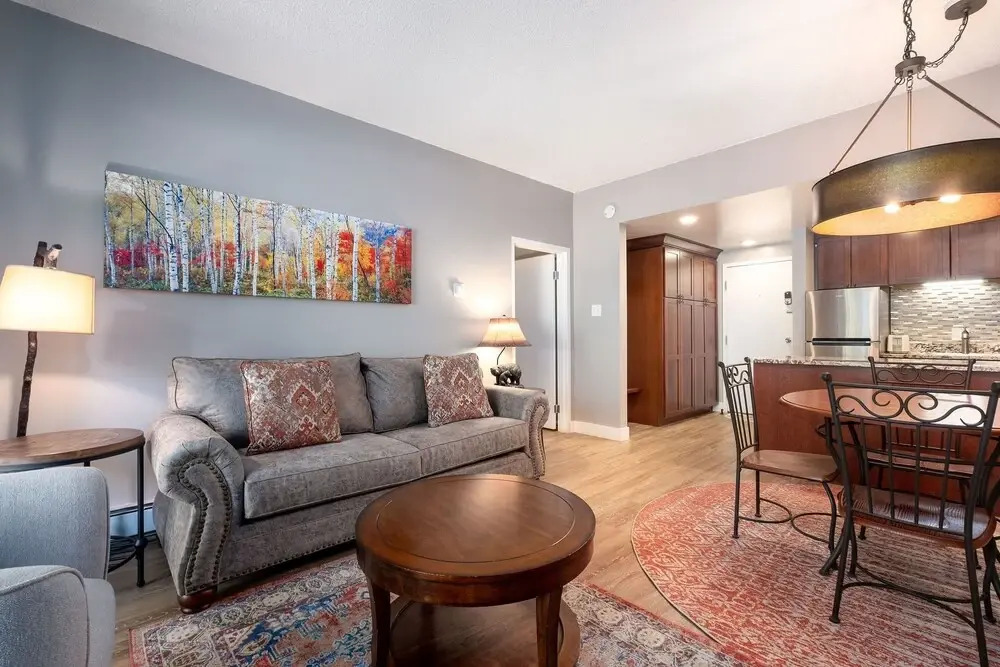 Edelweiss Haus 117 1 Bedroom Condo by RedAwning