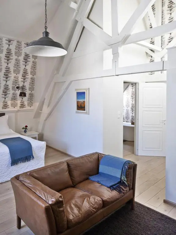 Jacquemine Luxury Guesthouse and Art Gallery