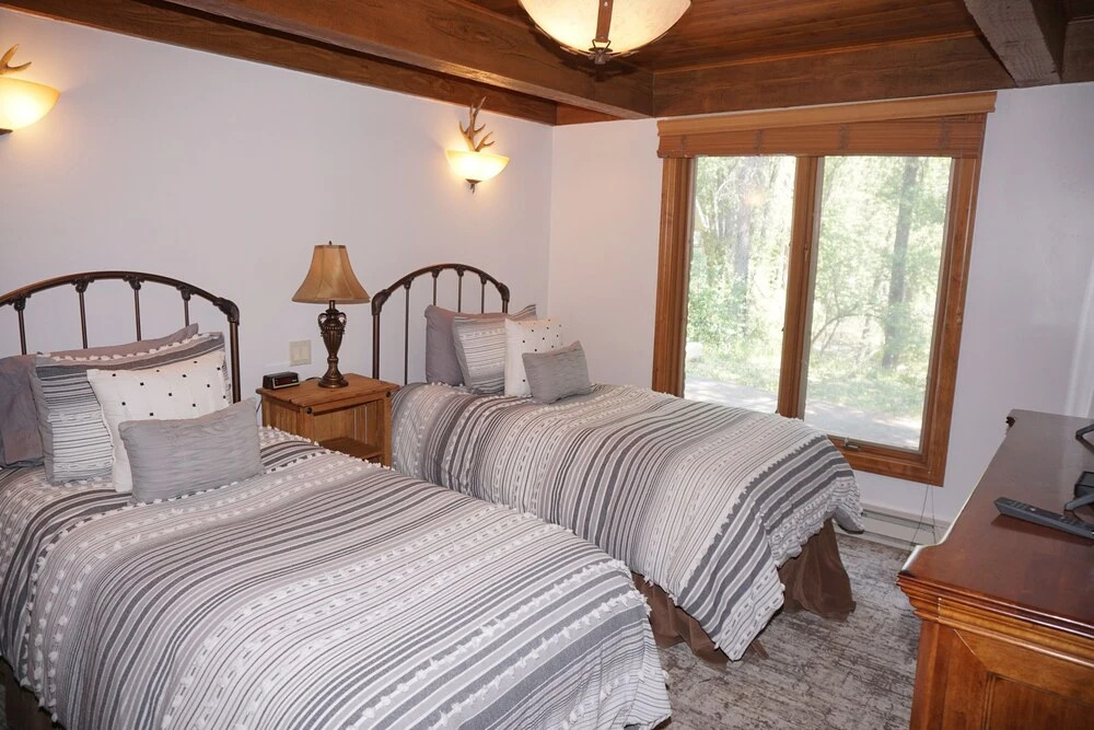 Recently Remodeled Including New Appliances - Corner Unit - River Location 3 Bedroom Condo by RedAwning