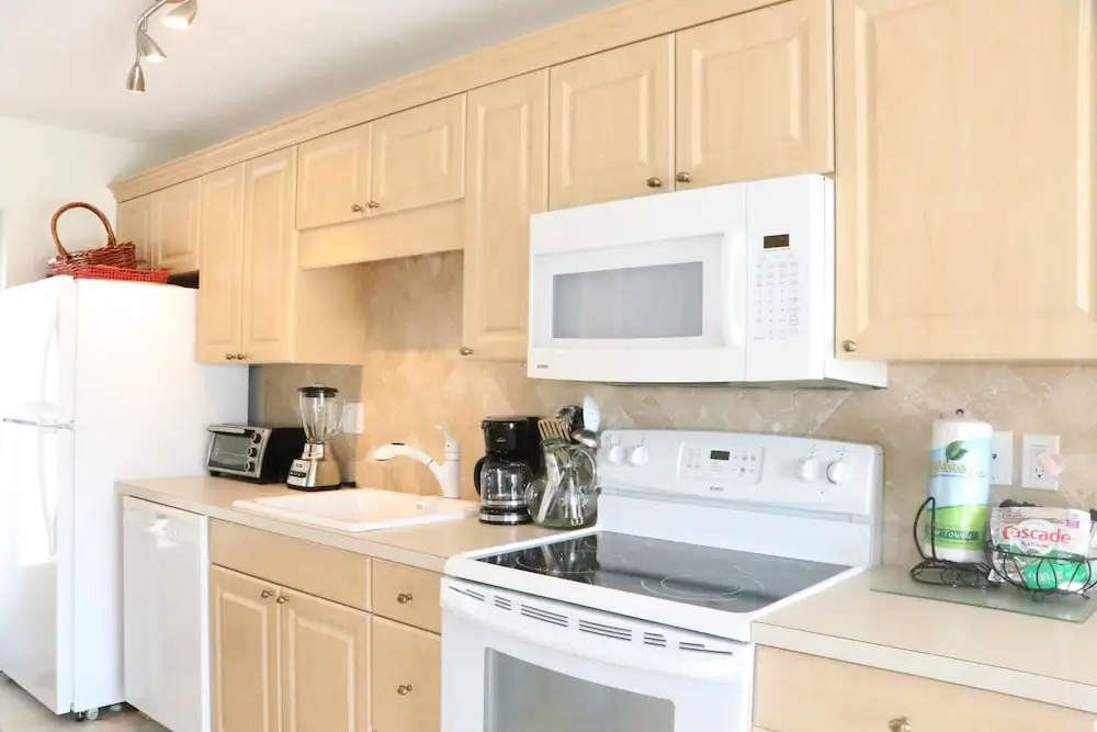 Jamaica Royale 015 - 1 Br Apts