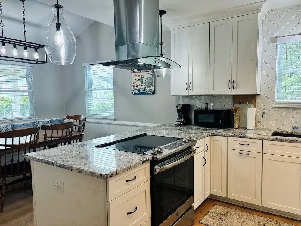 Buckeye's At The Beach 3 Bedroom Home by RedAwning